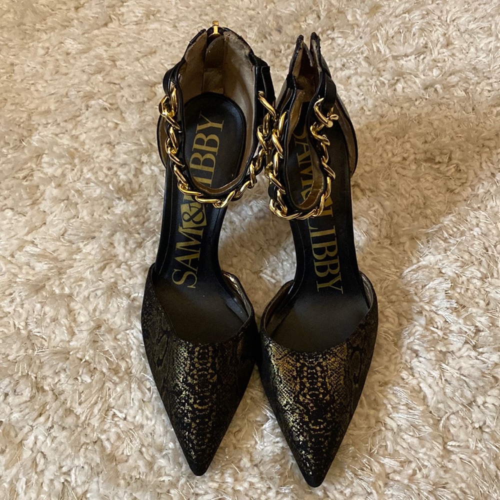 Used Sam and Libby black and gold heels with chain
